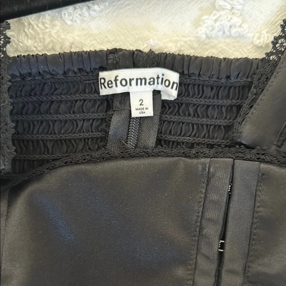 Chic Black Sleeveless Top - Picture 5 of 7